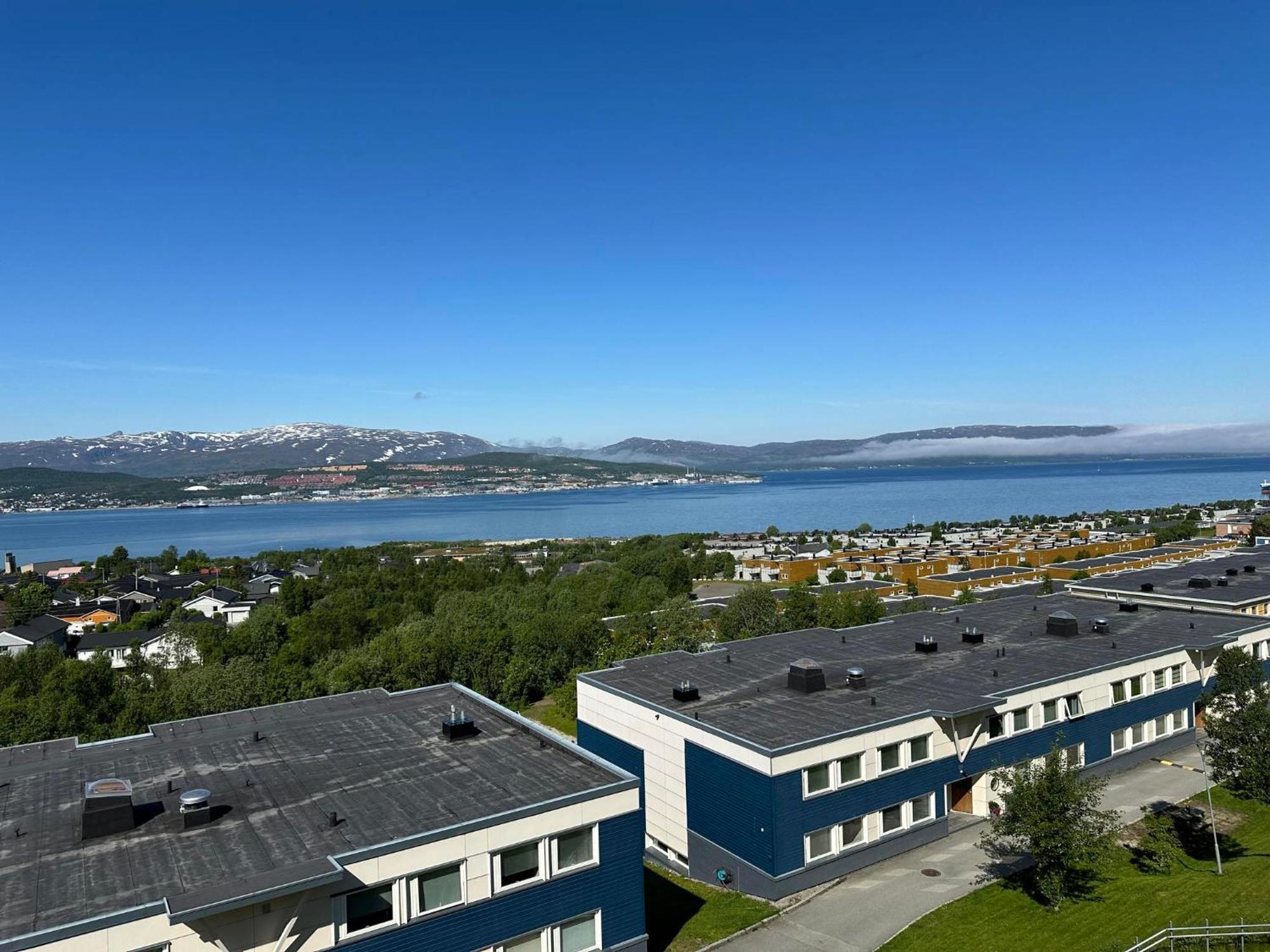 Arctic Inn, Cozy Single Bed Private Room In A Shared Apartment With Stunning Tromso Views Kültér fotó