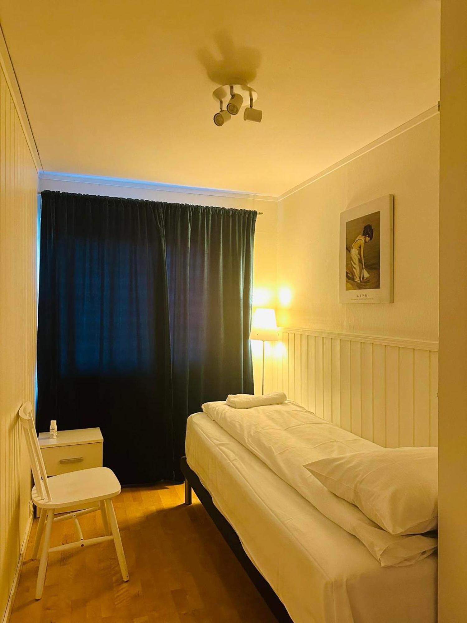 Arctic Inn, Cozy Single Bed Private Room In A Shared Apartment With Stunning Tromso Views Kültér fotó